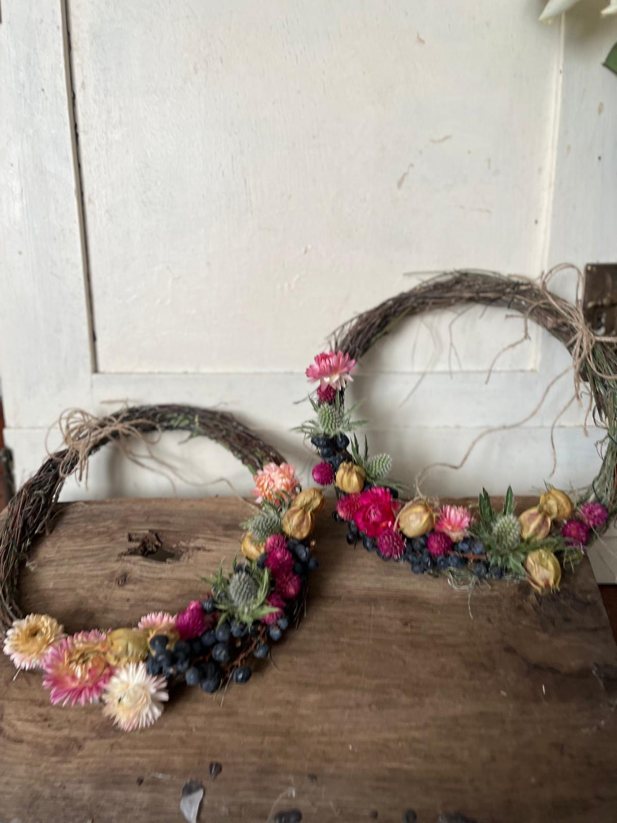 Trockenblumenkranz 21 cm – Handgefertigter Boho Wandkranz – Natürliche Tischdeko – Unikat & Handarbeit – Geschenkidee