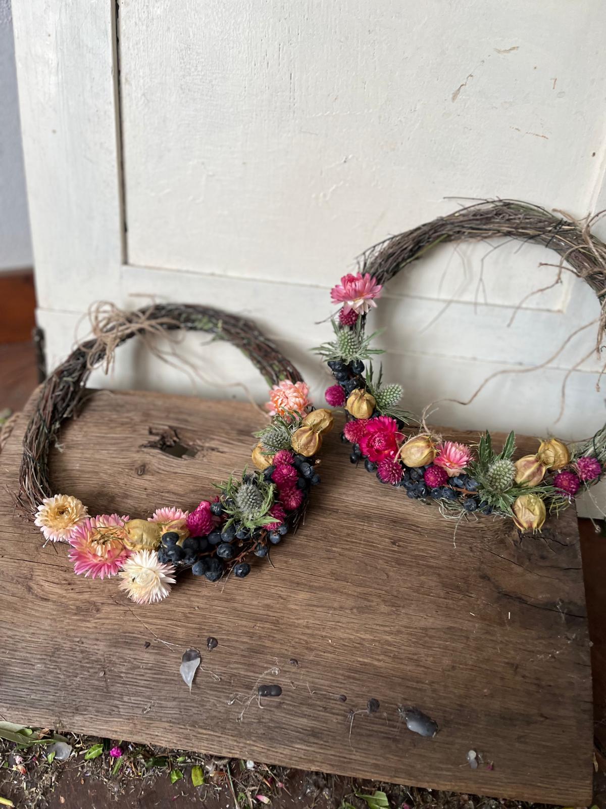 Trockenblumenkranz 21 cm – Handgefertigter Boho Wandkranz – Natürliche Tischdeko – Unikat & Handarbeit – Geschenkidee