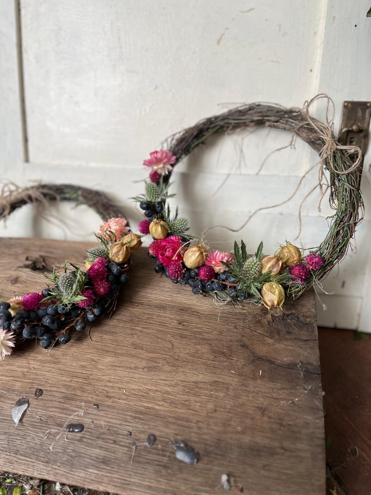 Trockenblumenkranz 21 cm – Handgefertigter Boho Wandkranz – Natürliche Tischdeko – Unikat & Handarbeit – Geschenkidee