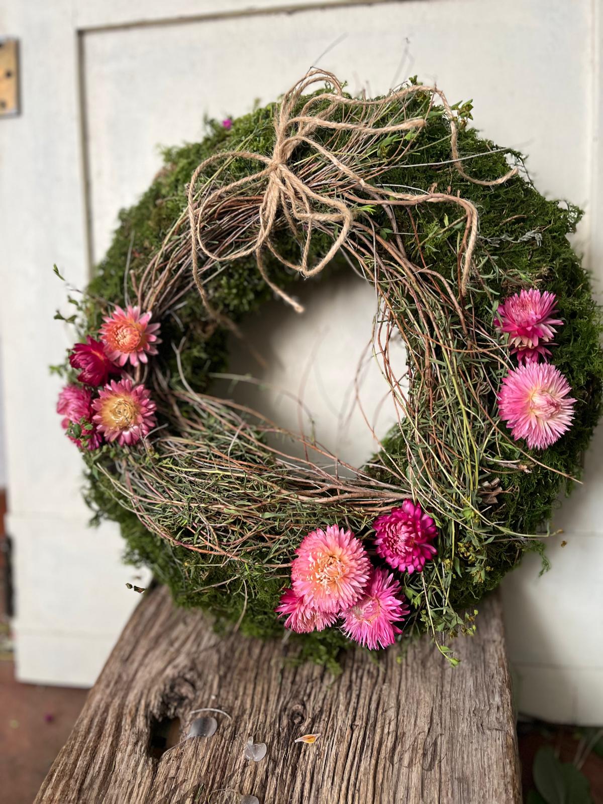 Naturkranz mit Moos & Strohblumen – Handgefertigter Wandkranz mit Thymian – Rustikale Deko – 20cm 25cm 30cm – Unikat