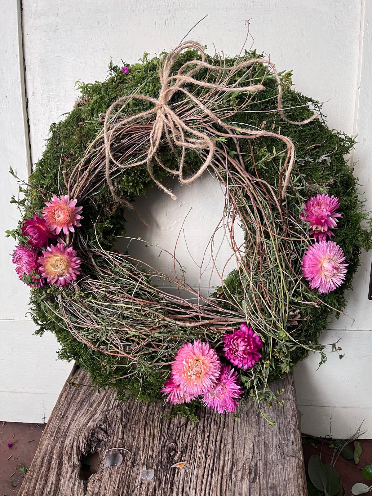 Naturkranz mit Moos & Strohblumen – Handgefertigter Wandkranz mit Thymian – Rustikale Deko – 20cm 25cm 30cm – Unikat