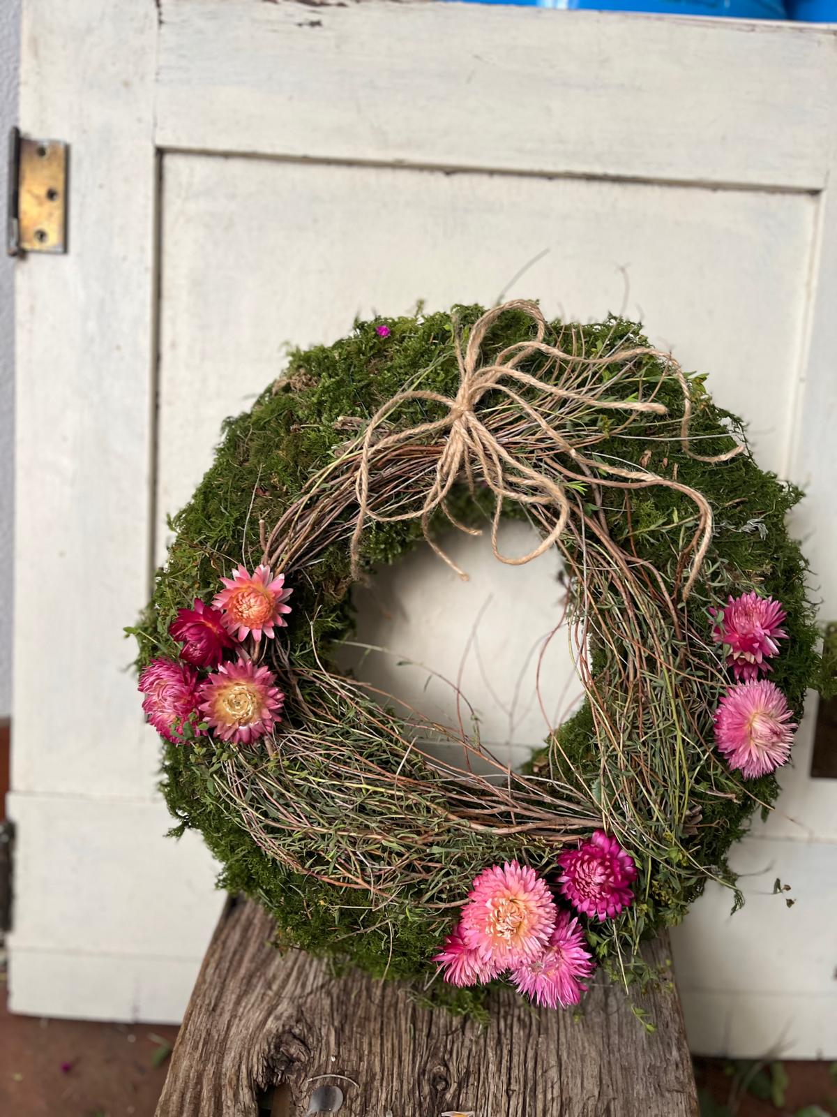 Naturkranz mit Moos & Strohblumen – Handgefertigter Wandkranz mit Thymian – Rustikale Deko – 20cm 25cm 30cm – Unikat
