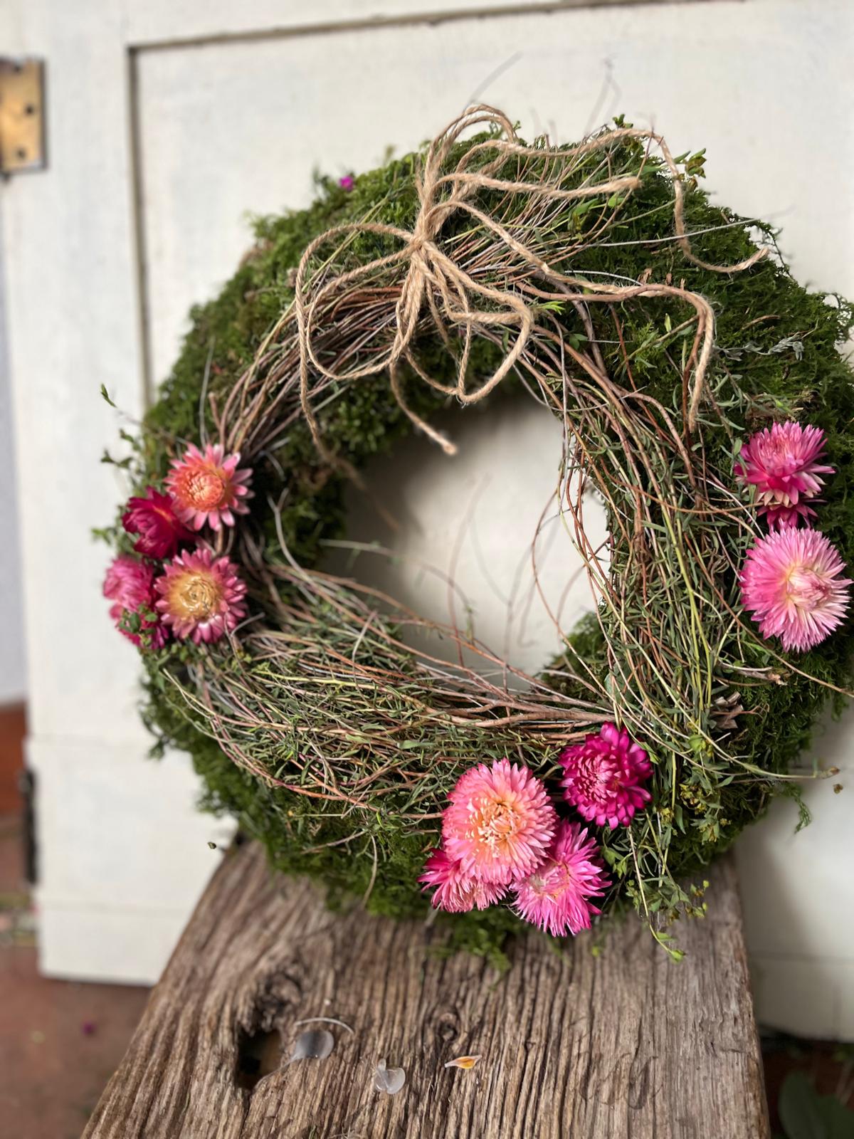Naturkranz mit Moos & Strohblumen – Handgefertigter Wandkranz mit Thymian – Rustikale Deko – 20cm 25cm 30cm – Unikat