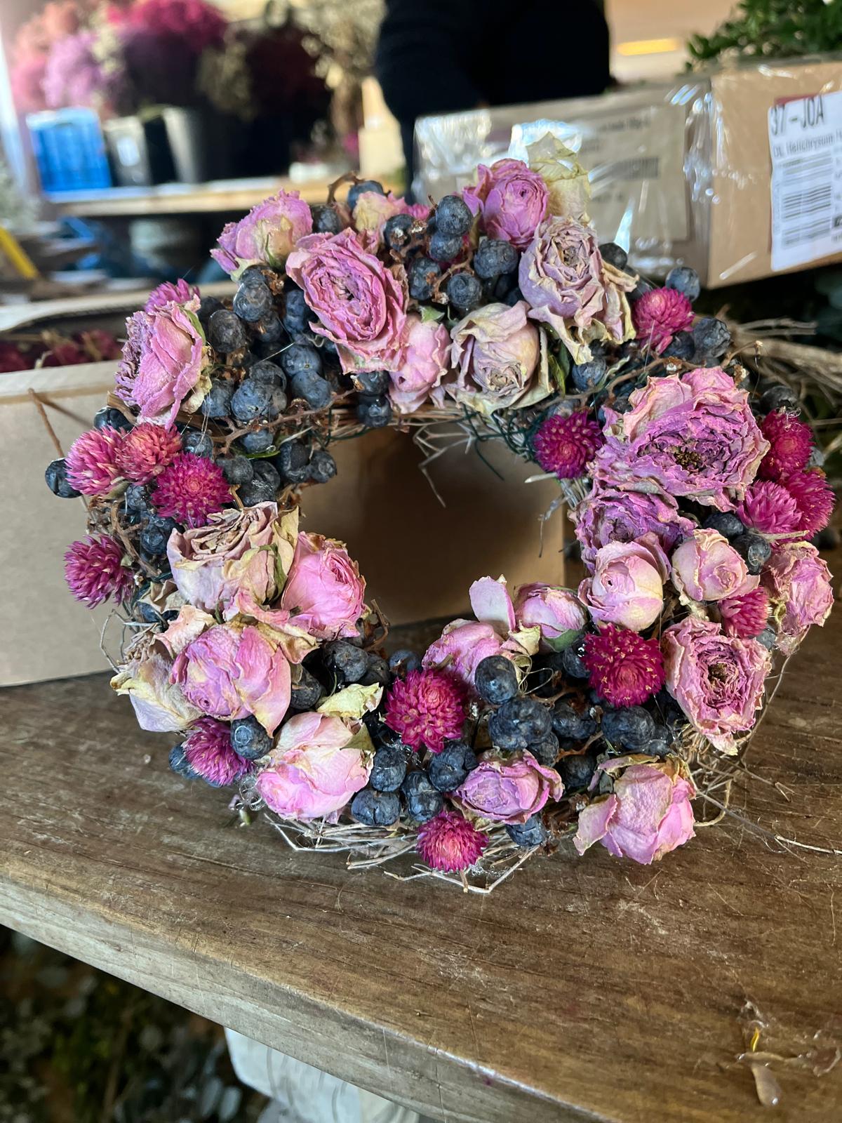 Trockenblumenkranz 17 cm – Handgefertigter Kerzenkranz & Wanddeko – Mix aus Naturmaterialien – Unikat & Langlebig