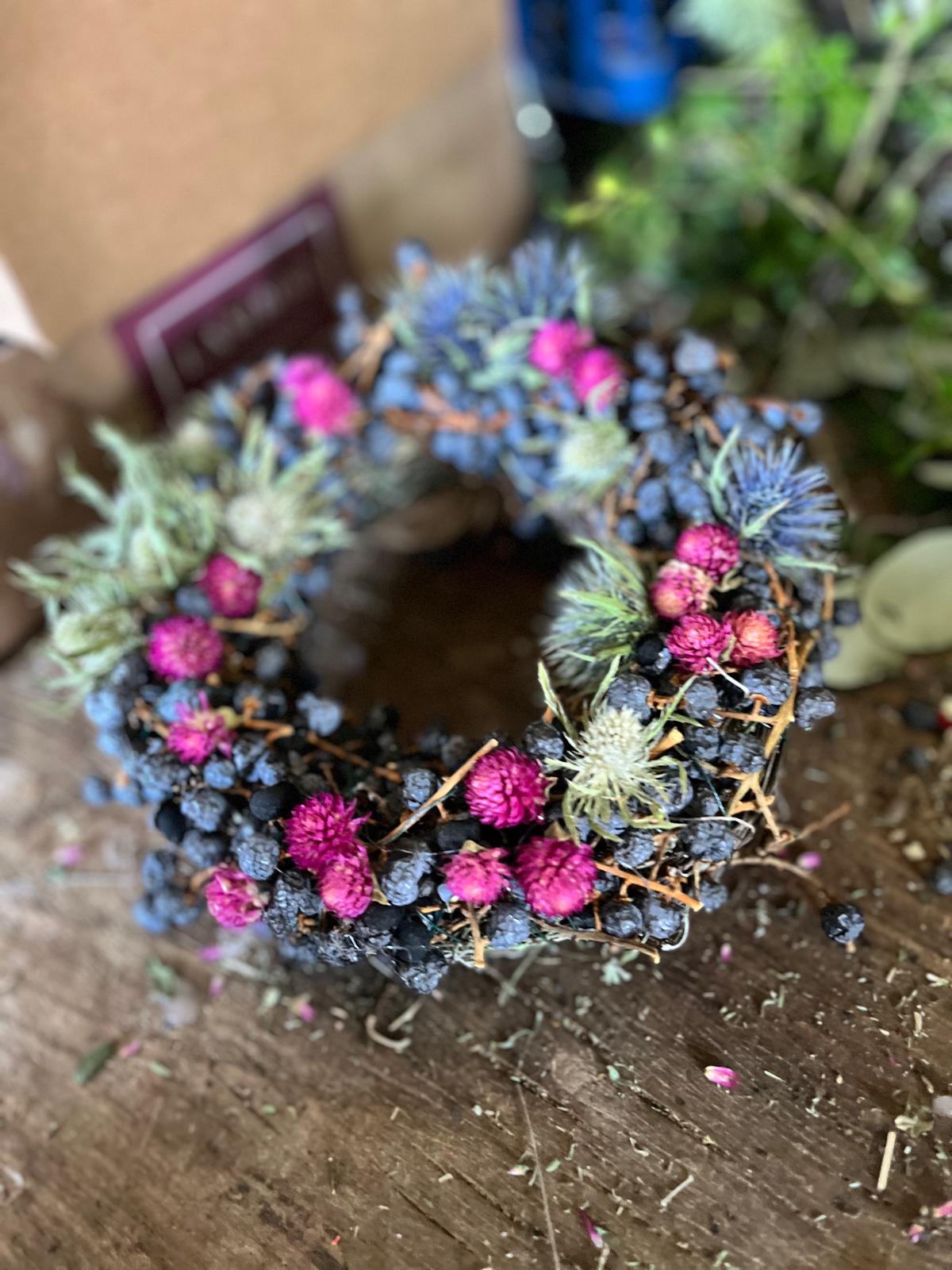 Trockenblumenkranz 20 cm – Handgefertigter Wandkranz & Tischdeko – Boho Flower Hoop – Langlebiges Unikat – Geschenkidee