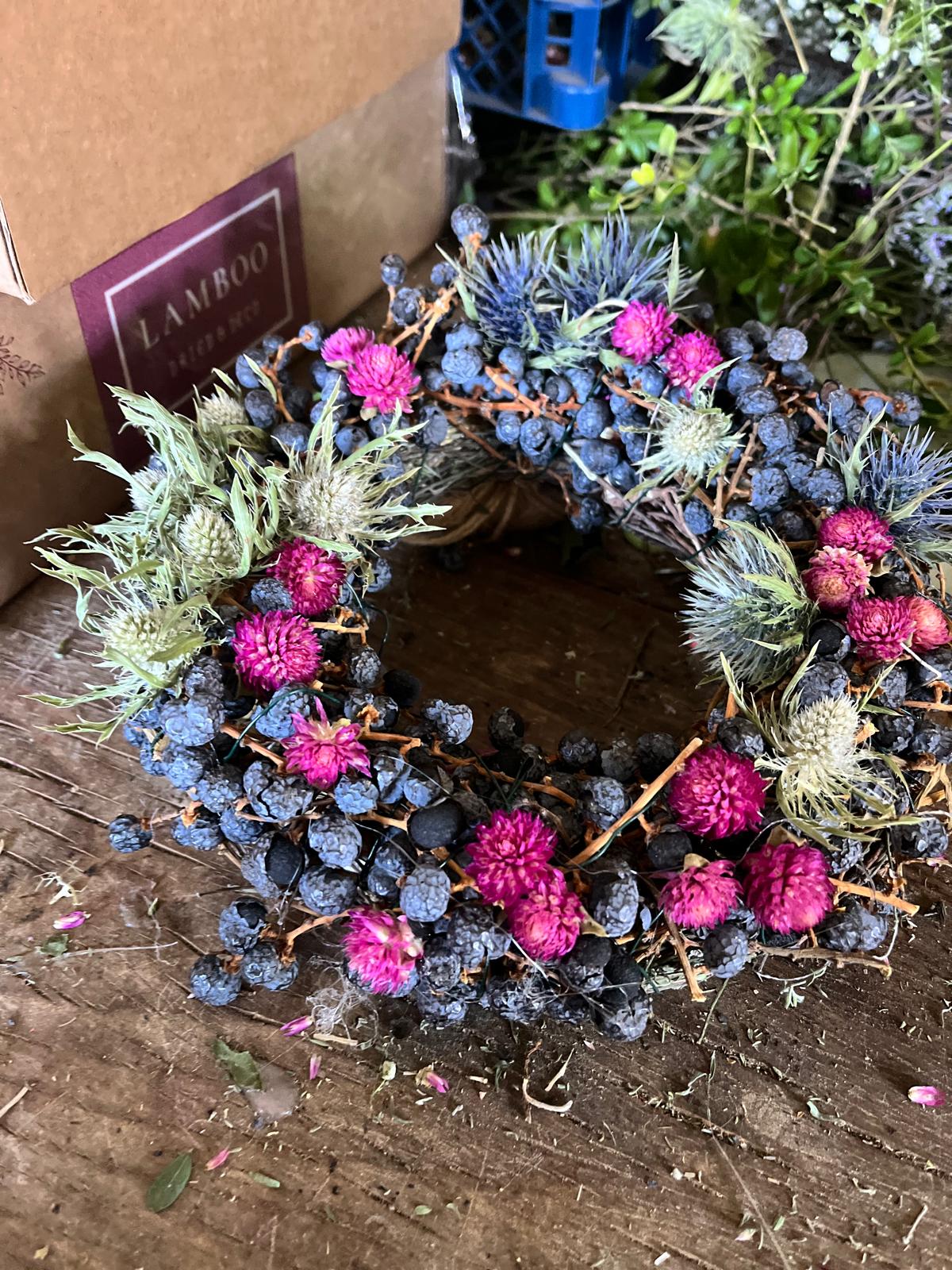 Trockenblumenkranz 20 cm – Handgefertigter Wandkranz & Tischdeko – Boho Flower Hoop – Langlebiges Unikat – Geschenkidee