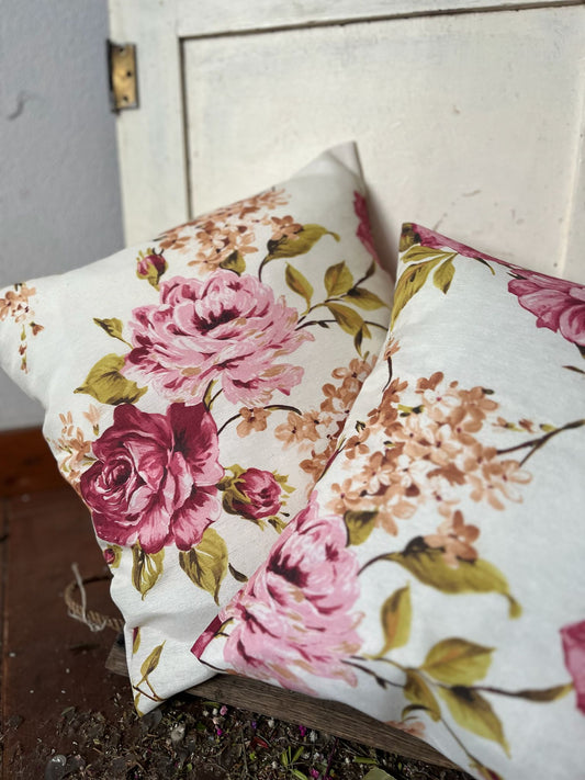Dekokissen mit Blumenmotiv 40x40 cm – Kissenbezug mit floralem Muster – Boho Zierkissen für Sofa & Sessel – Gemütliche Wohndeko