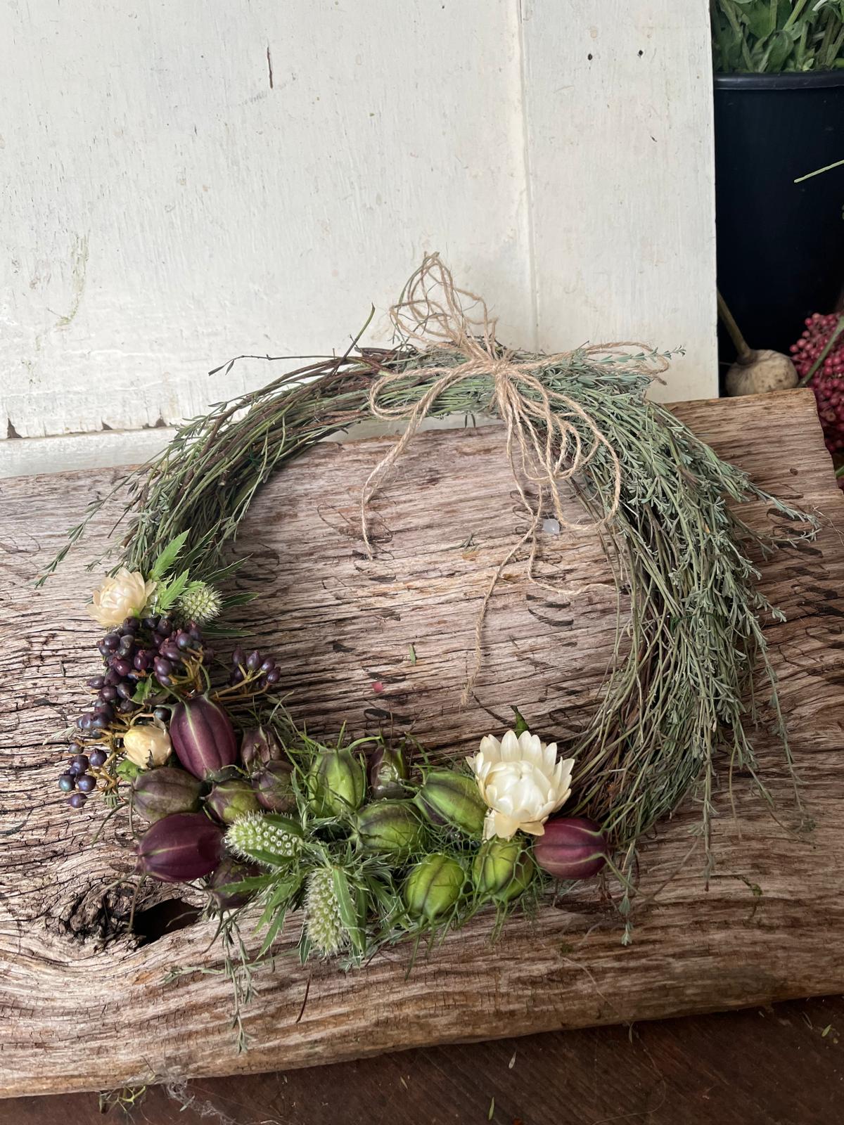 Herbstdeko zum Aufhängen | Rustikaler Herbst-Hänger Unikat (20 cm / 25 cm)