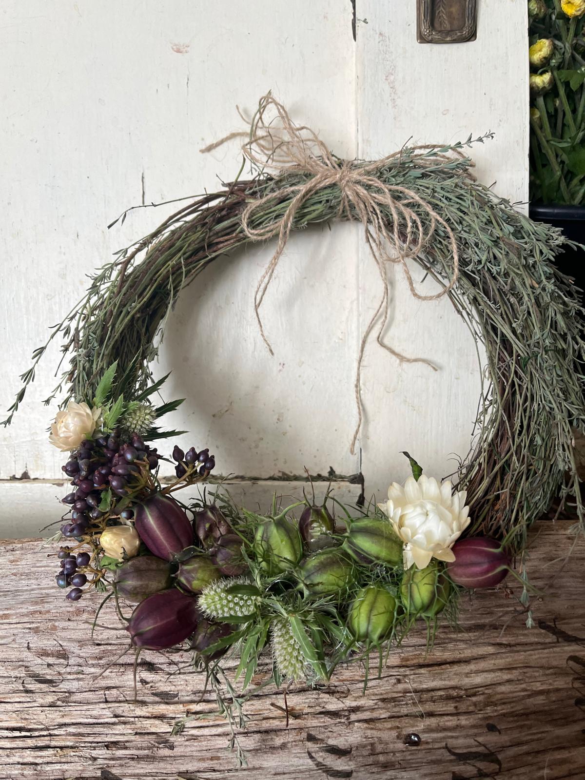 Herbstdeko zum Aufhängen | Rustikaler Herbst-Hänger Unikat (20 cm / 25 cm)