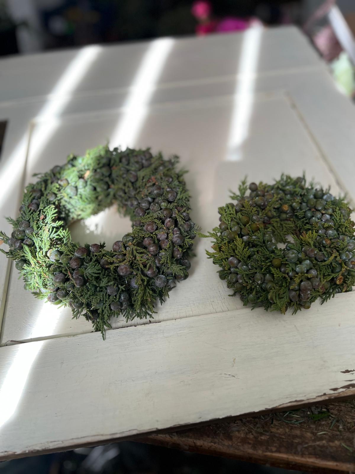 Natürlicher Juniperus (Wacholder) Kranz in 3 verschiedenen Größen