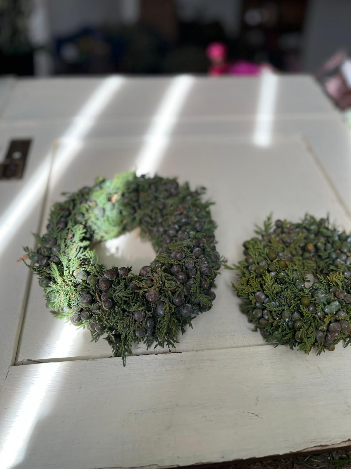 Natürlicher Juniperus (Wacholder) Kranz in 3 verschiedenen Größen