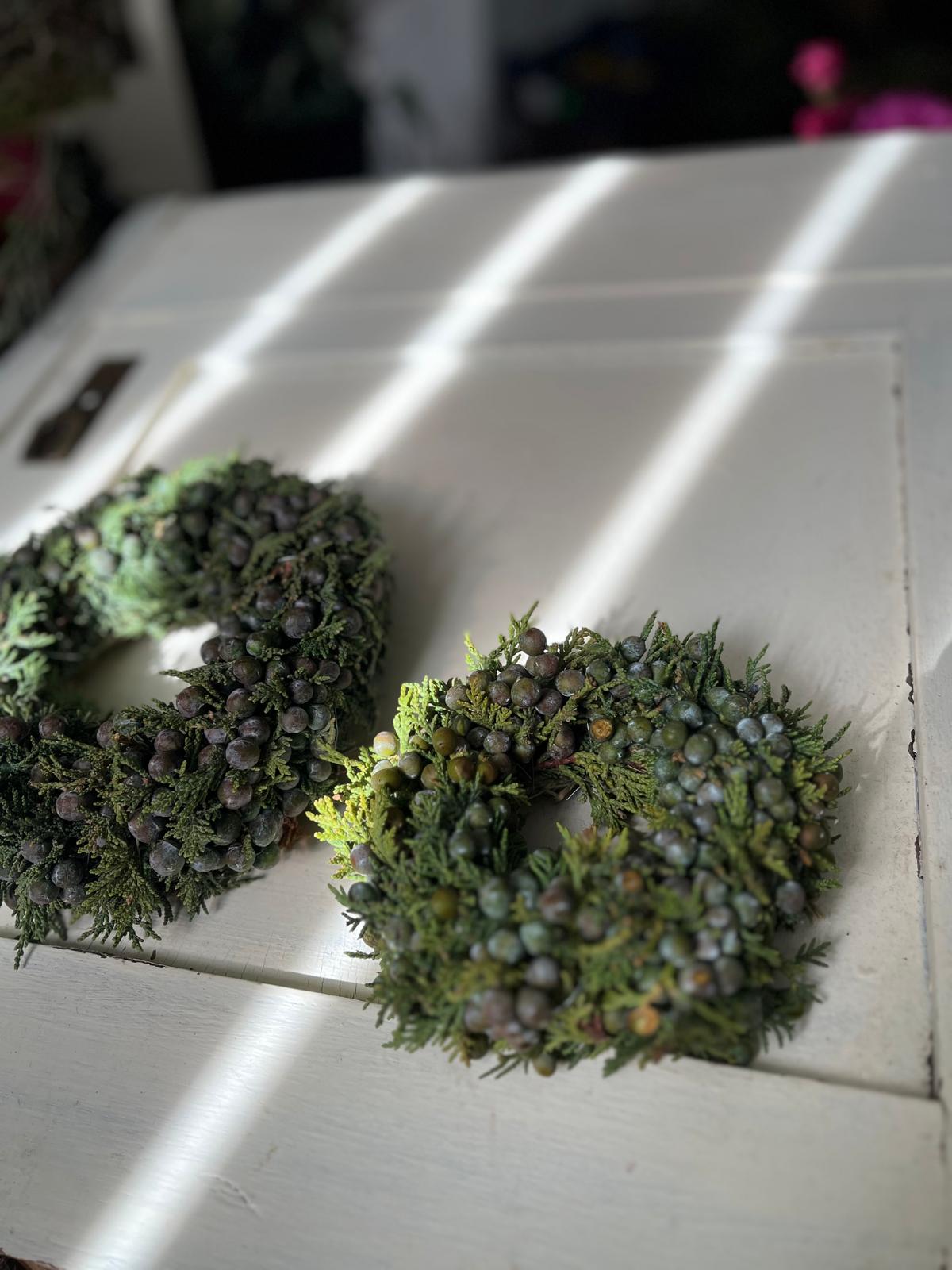 Natürlicher Juniperus (Wacholder) Kranz in 3 verschiedenen Größen