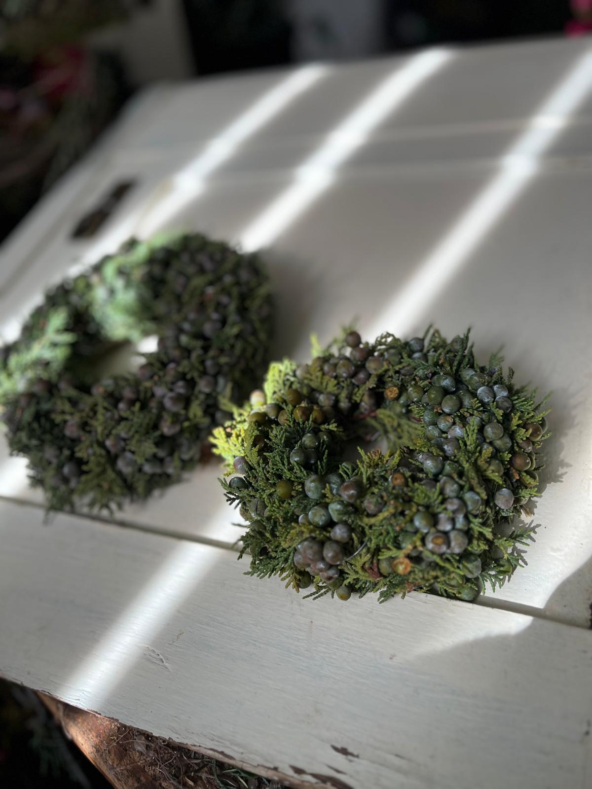 Natürlicher Juniperus (Wacholder) Kranz in 3 verschiedenen Größen