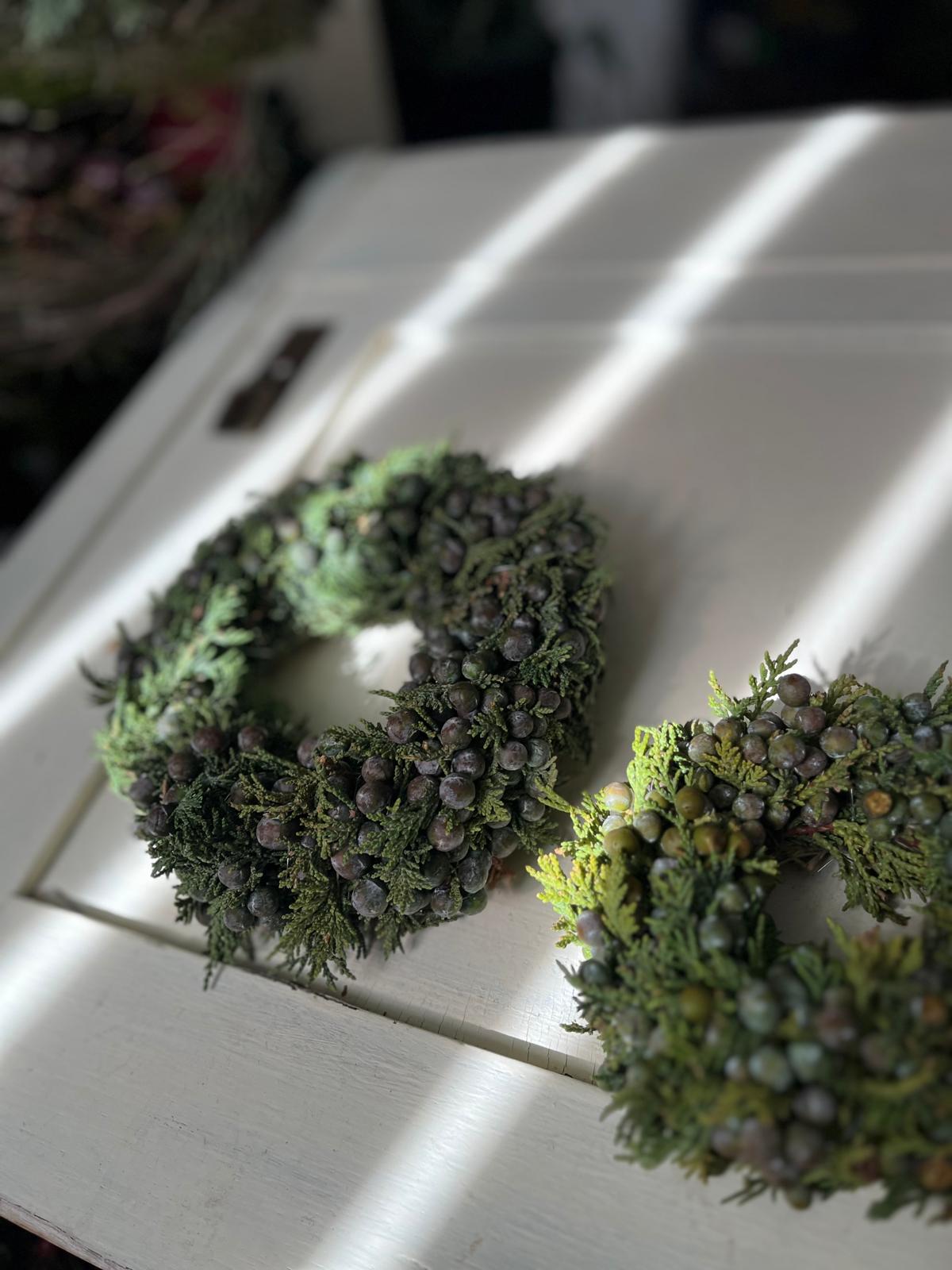 Natürlicher Juniperus (Wacholder) Kranz in 3 verschiedenen Größen