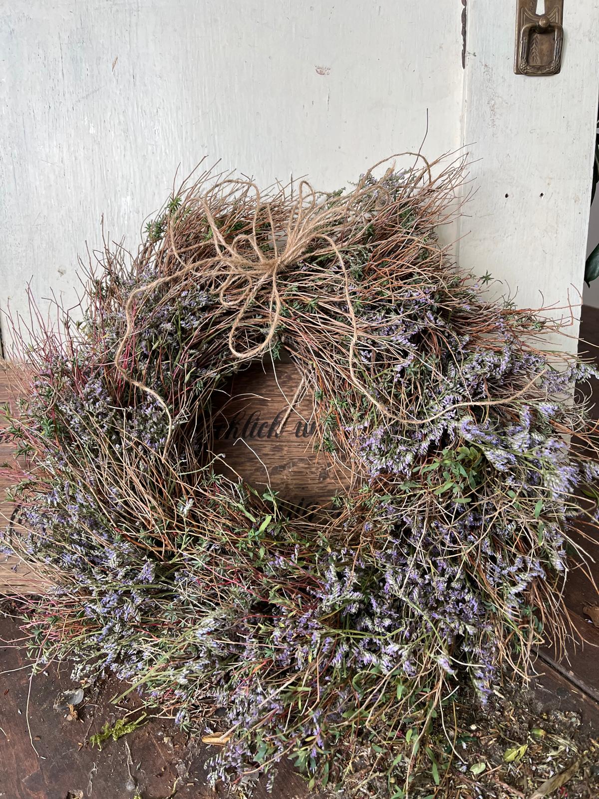 Trockenkranz aus Thymian & Strandflieder – Wetterfest & Zeitlos für Tür oder Tisch